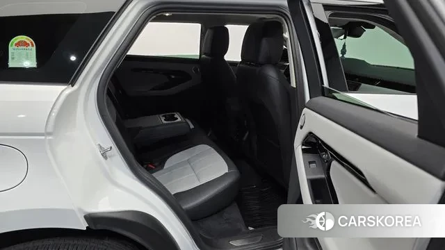 Land Rover Range Rover Evoque 2nd Generation 2024 Белый из Кореи, фото 2