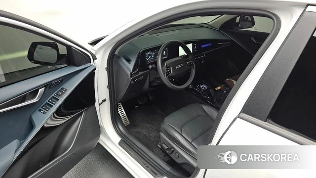 Kia Di Ol Nu Niro 2023 Белый из Кореи, фото 2