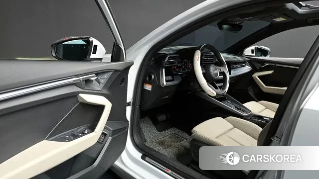 Audi A3 (8Y) 2023 Белый из Кореи, фото 2