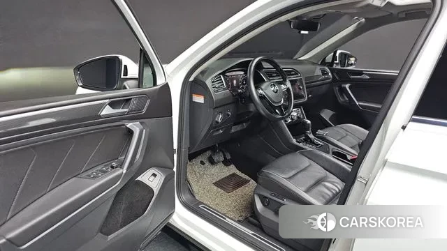 Volkswagen Tiguan Allspace 2018 Белый из Кореи, фото 2
