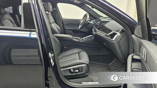 BMW X6 (G06) 2024 Черный из Кореи, фото 2