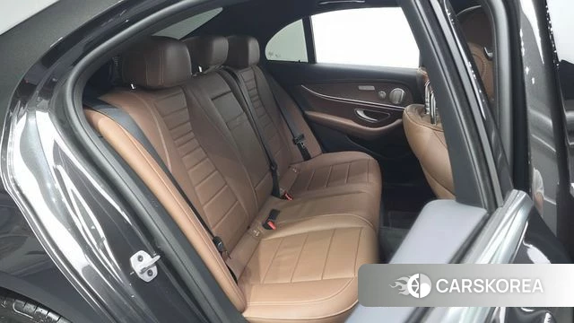 Mercedes-Benz E-Class W213 2023 Серый из Кореи, фото 2
