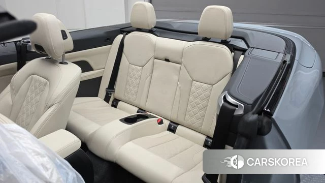 BMW 4 Series (G22) 2023 Светло-серебряный цвет из Кореи, фото 2