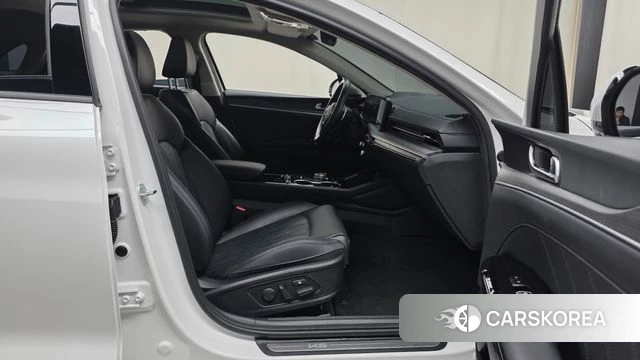 Kia The New K5 3rd generation 2023 Белый из Кореи, фото 2