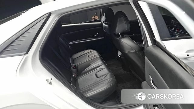 Hyundai Avante Hybrid (CN7) 2022 Белый из Кореи, фото 2