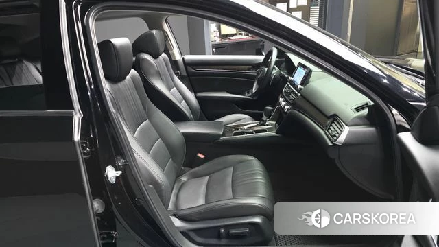 Honda Accord 10th Generation 2022 Черный из Кореи, фото 2