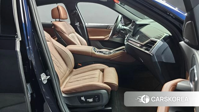 BMW X6 (G06) 2025 Черный из Кореи, фото 2
