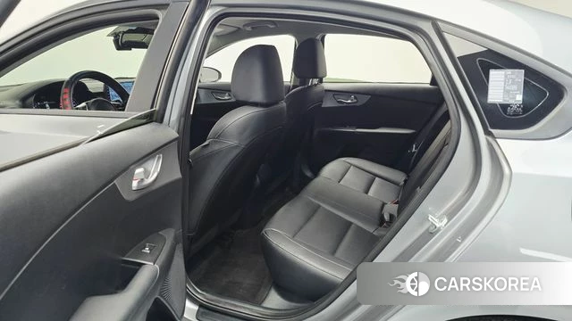 Kia The New K3 2nd generation 2022 Серебряный из Кореи, фото 2
