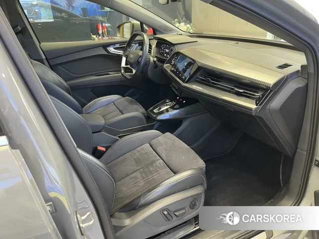 Audi Q4 e-tron 2024 Серебристо-серый из Китая, фото 2