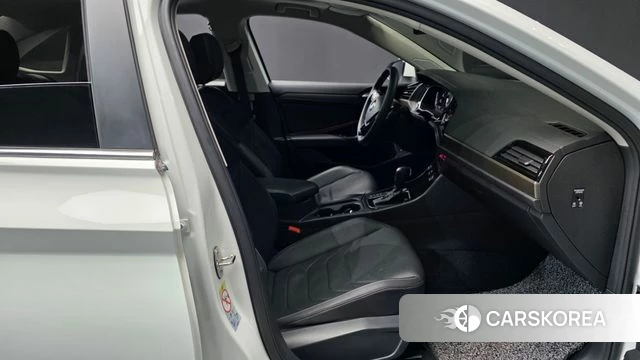 Volkswagen 7th Generation of Jetta 2021 Белый из Кореи, фото 2