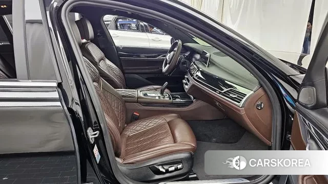 BMW 7 Series (G11) 2021 Черный из Кореи, фото 2