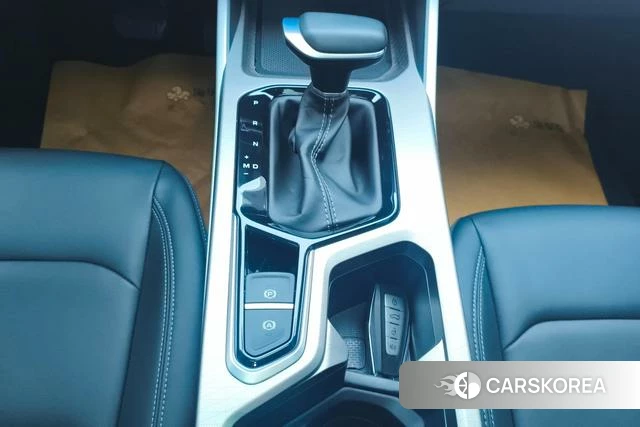 Geely Automobile Emgrand 2025 Белый из Китая, фото 2