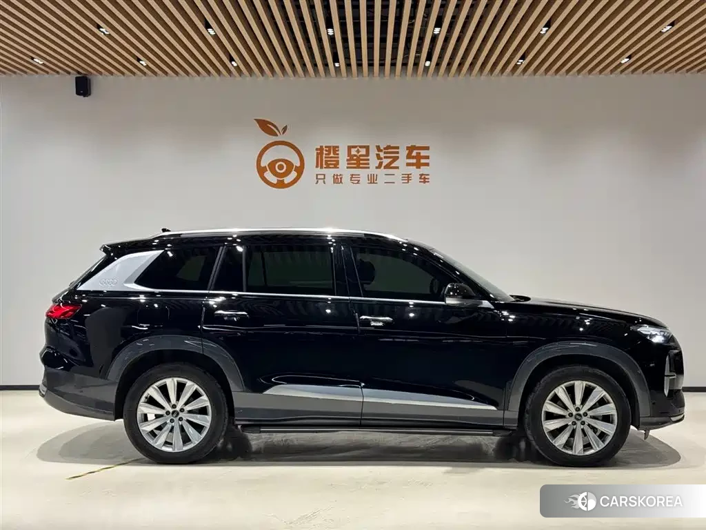 Audi Q6 2024 Черный из Китая, фото 2