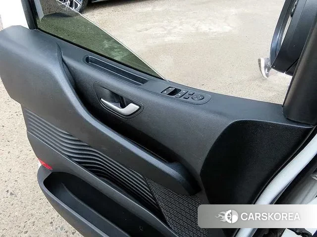 Hyundai Staria 2021 Белый из Кореи, фото 2