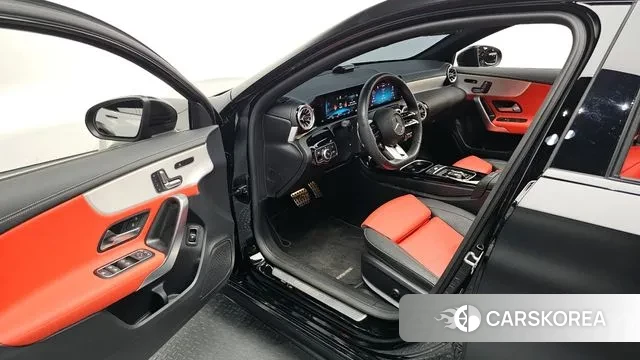 Mercedes-Benz A-Class W177 2024 Черный из Кореи, фото 2