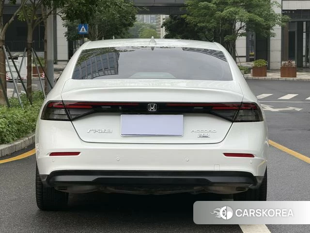 Honda Accord 2023 Белый из Китая, фото 2