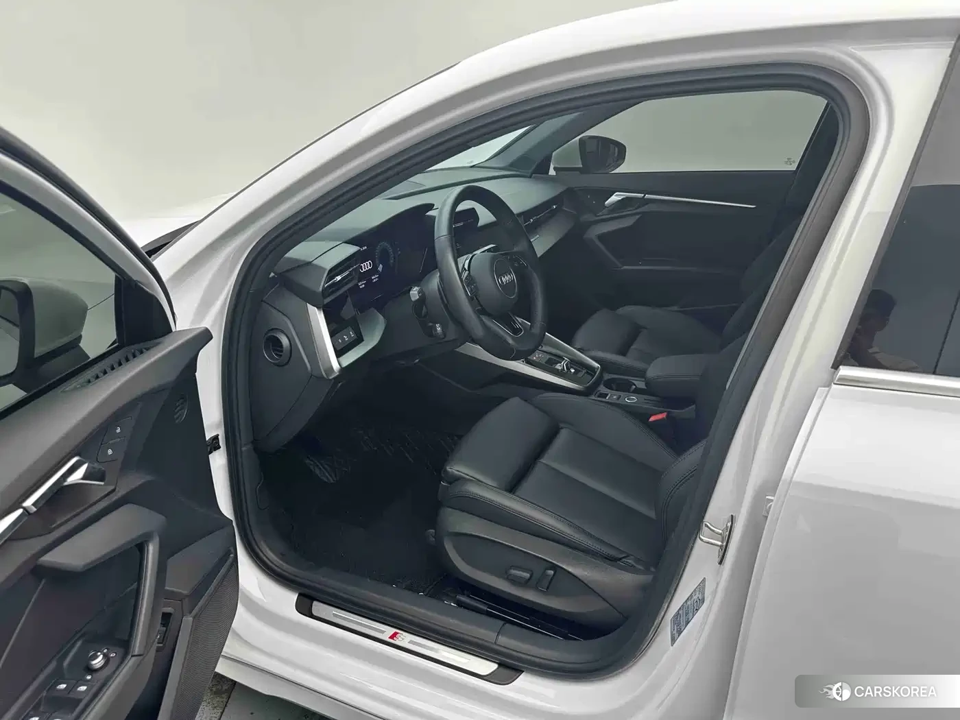 Audi A3 2023 Белый из Китая, фото 3