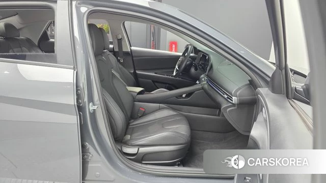 Hyundai The New Avante (CN7) 2024 Серый из Кореи, фото 2