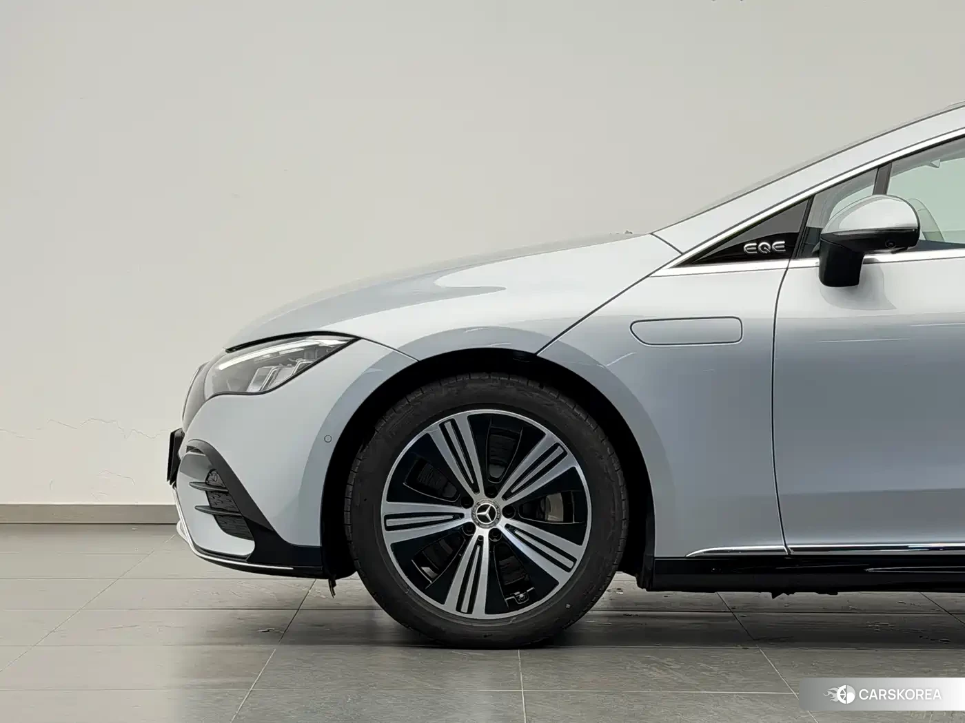 Mercedes-Benz EQE 2025 Silver/gray из Китая, фото 2