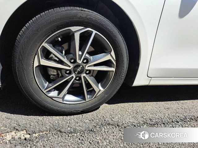 Kia The New K3 2nd generation 2021 Белый из Кореи, фото 2