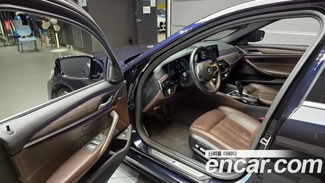 BMW 5 Series (G30) 2020 Черный из Кореи, фото 2