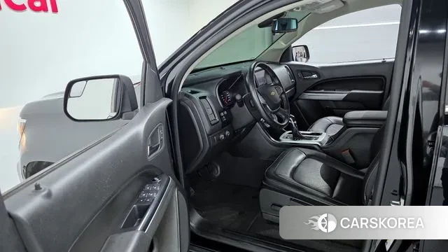 Chevrolet (GM Daewoo) Real New Colorado 2022 Черный из Кореи, фото 2