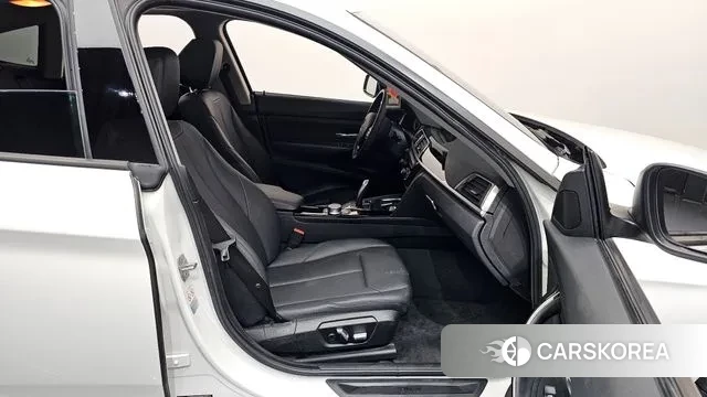 BMW 3 Series GT (F34) 2018 Белый из Кореи, фото 2