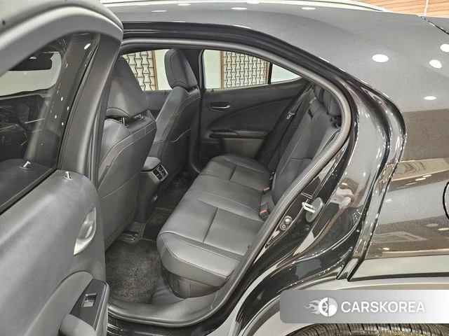 Lexus UX300h id 4704885 из Кореи 2