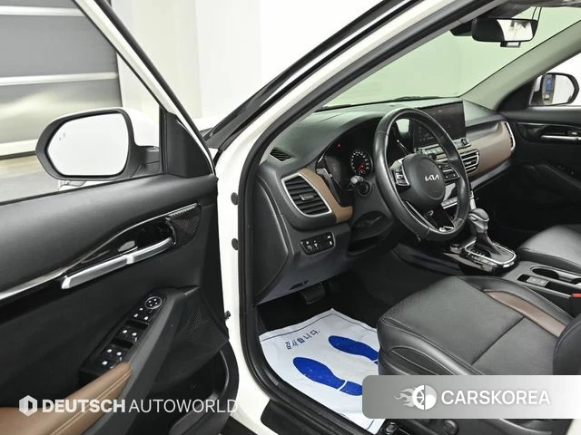 Kia Seltos 2022 Белый из Кореи, фото 2