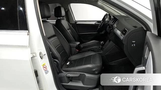 Volkswagen Tiguan second Generation 2018 Белый из Кореи, фото 2