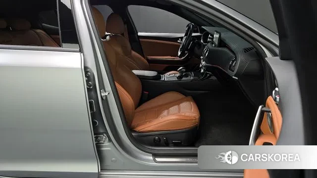 Kia Stinger Meister 2023 Серебристо-серый из Кореи, фото 2