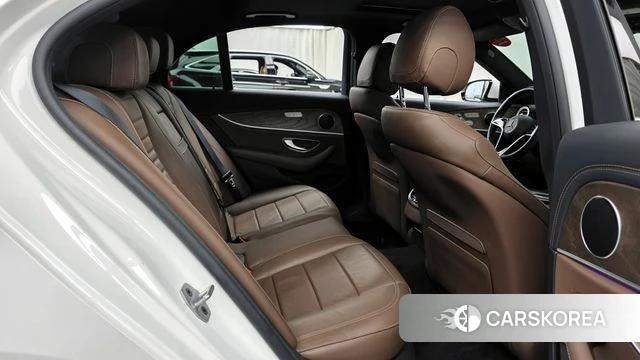 Mercedes-Benz E-Class W213 2021 Белый из Кореи, фото 2