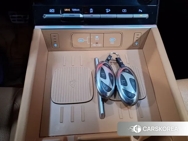 Hyundai Santa Fe (MX5) 2023 Черный из Кореи, фото 2