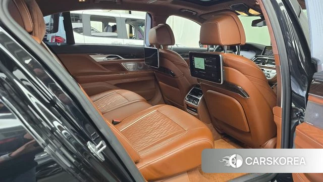 BMW 7 Series (G11) 2020 Черный из Кореи, фото 2