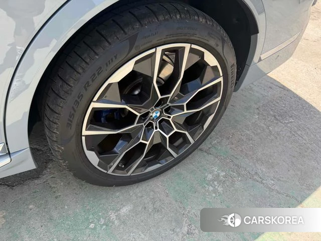 BMW X7 (G07) 2026 Цвет галактики из Кореи, фото 2
