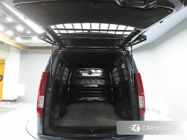 Hyundai Staria 2023 Серый из Кореи, фото 2