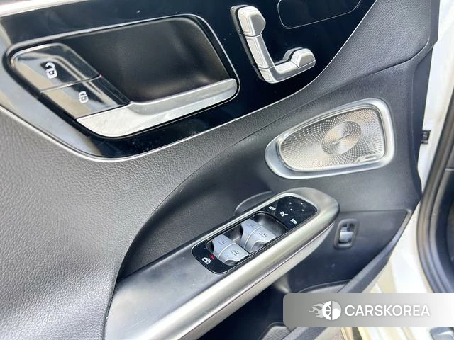 Mercedes-Benz Class C 2024 Белый из Китая, фото 2