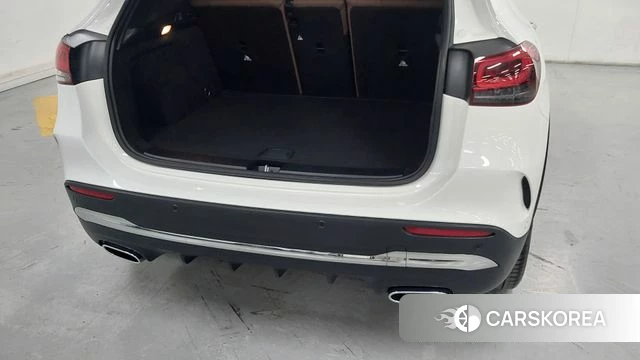 Mercedes-Benz GLA - Class H247 2023 Белый из Кореи, фото 2