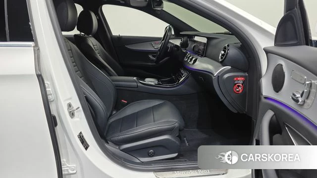 Mercedes-Benz E-Class W213 2021 Белый из Кореи, фото 2