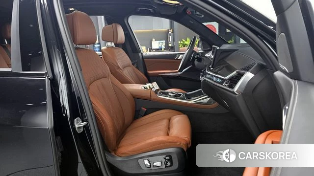 BMW X7 (G07) 2025 Черный из Кореи, фото 2