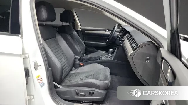 Volkswagen Passat GT (B8) 2018 Белый из Кореи, фото 2