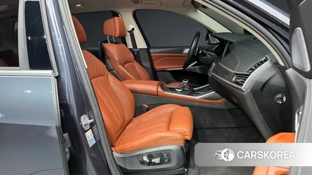 BMW X7 (G07) 2021 Черный из Кореи, фото 2