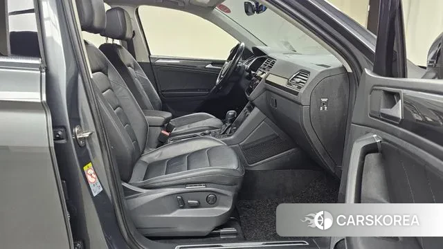 Volkswagen Tiguan second Generation 2020 Серый из Кореи, фото 2