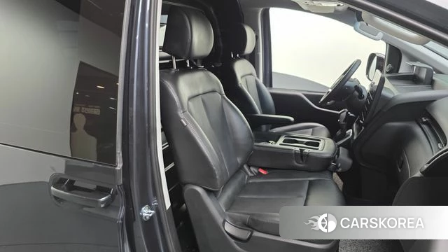 Hyundai Staria 2022 Серый из Кореи, фото 2