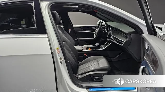 Audi A6 (C8) 2021 Белый из Кореи, фото 2