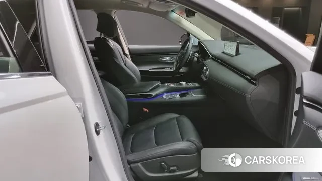 Genesis GV70 2023 Белый из Кореи, фото 2