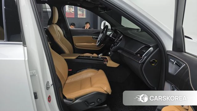 Volvo XC90 second Generation 2022 Белый из Кореи, фото 2