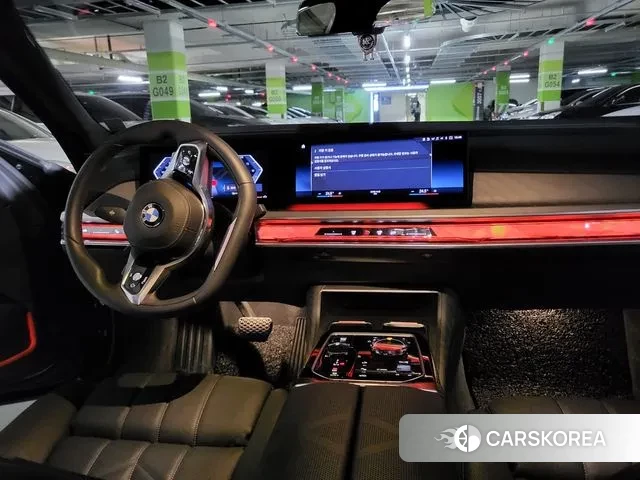 BMW 7 Series (G70) 2023 Черный из Кореи, фото 2