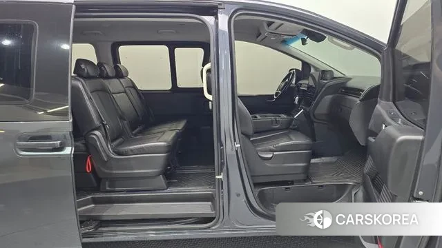 Hyundai Staria 2021 Черный из Кореи, фото 2