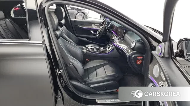 Mercedes-Benz E-Class W213 2018 Черный из Кореи, фото 2